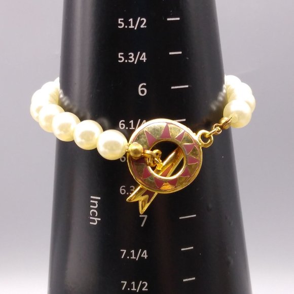 Vintage Faux Pearl Strand Bracelet with Offset Compass Rose Toggle Clasp - Picture 4 of 4